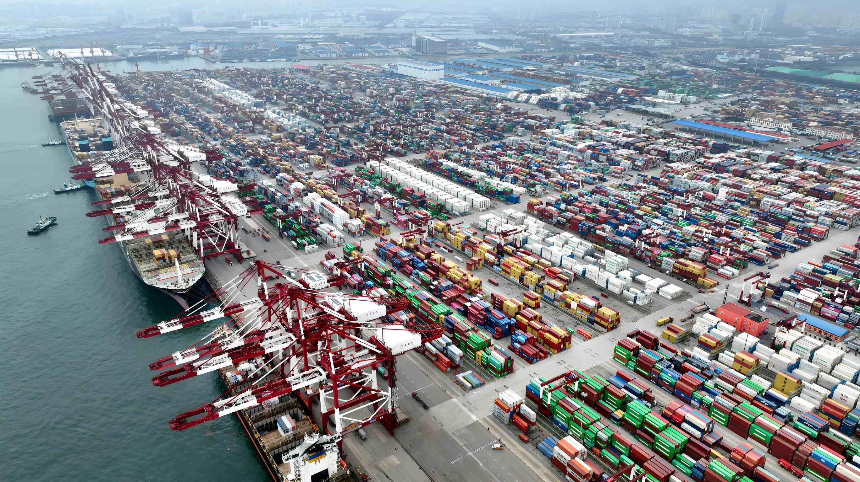 El puerto mexicano de Manzanillo alcanza 1,8 millones de TEU en el primer semestre