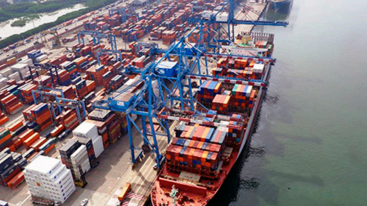 Exportaciones caen 1% en agosto, importaciones van al alza