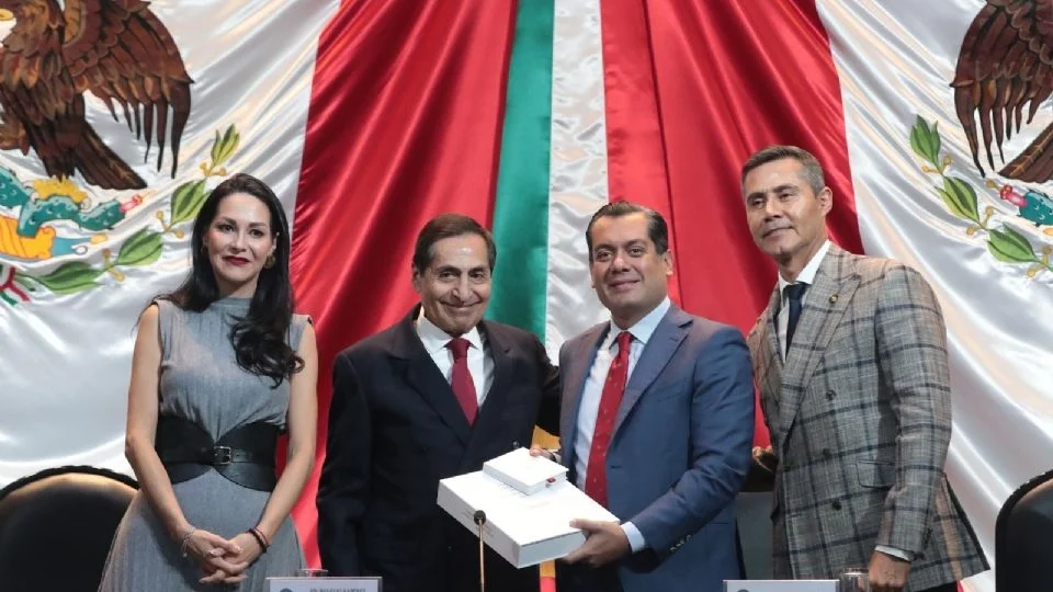 Secretario de Hacienda entrega Paquete Económico 2025 a Cámara de Diputados: “Marca el inicio de un nuevo gobierno”