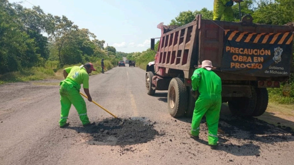 Michoacán begins conservation work on road sections in seven regions