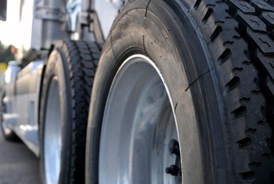 Heavy goods production and exports report mixed results in November