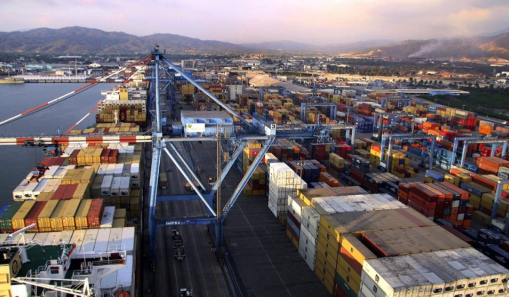 Puerto de Manzanillo establece nuevo récord de movimiento de carga comercial en noviembre