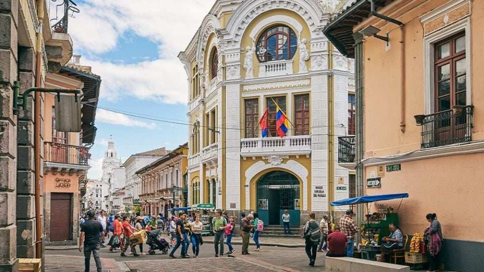 Ecuador imposes a 27% tariff on Mexican products