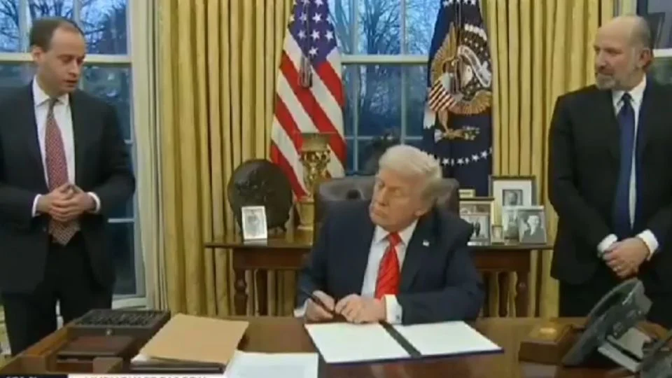 Donald Trump imposes 25% tariffs on steel and aluminum 