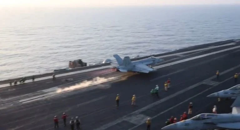 Estados Unidos bombardea Yemen; se reportan más de 30 muertos y 100 heridos