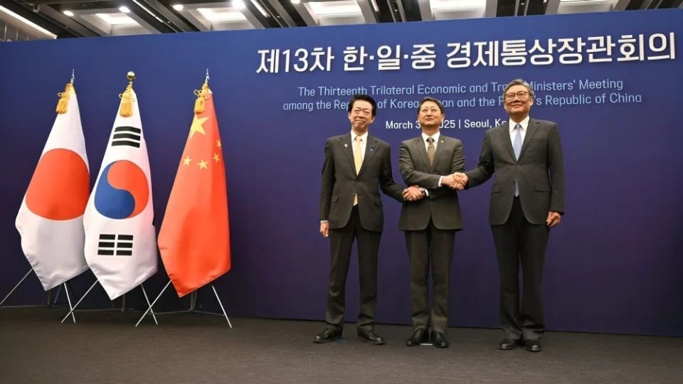 China, Japan and South Korea join forces to promote free trade