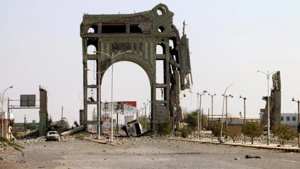 U.S. bombs Yemen port, killing 74, wounding 171