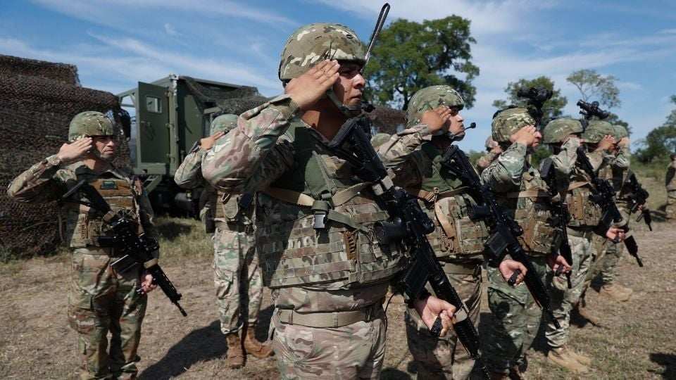 Pentágono anuncia que despedirán a los miembros transgénero del ejercito en EU
