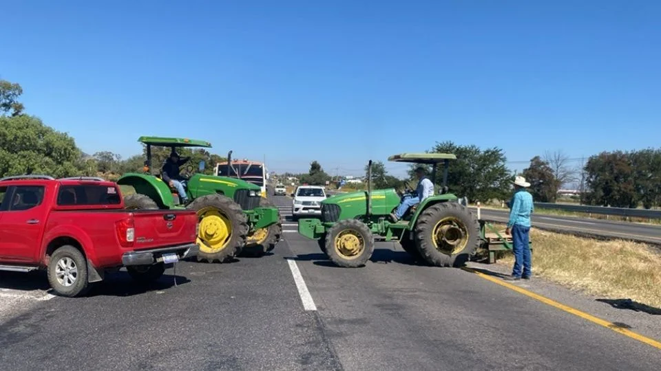 农民和运输商于11月24日星期一宣布全国罢工