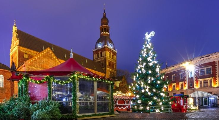 4个神奇小镇将在蒙特雷附近的圣诞节前去参观