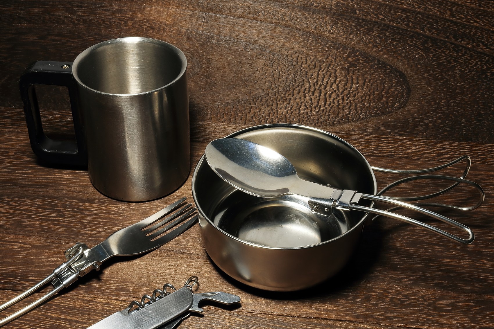 Is stainless steel bowl harmful to people?