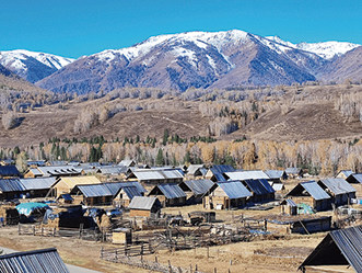 穿越阿爾泰山美麗峰