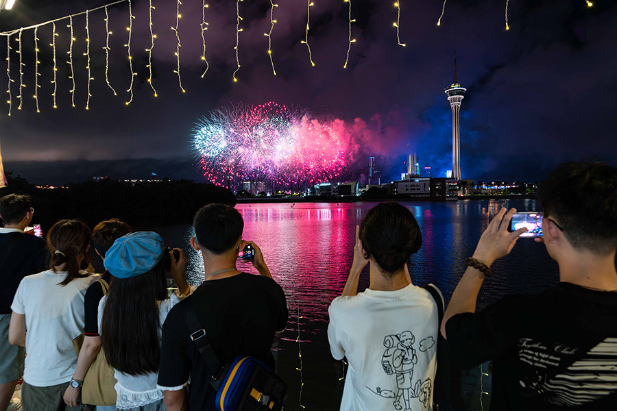 今夜煙花賽續綻放  中國隊上場賀雙慶