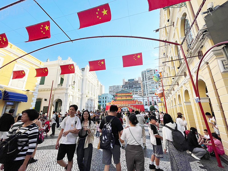 國慶假期百一萬客  酒店入住率九成五  業界看好末季表現