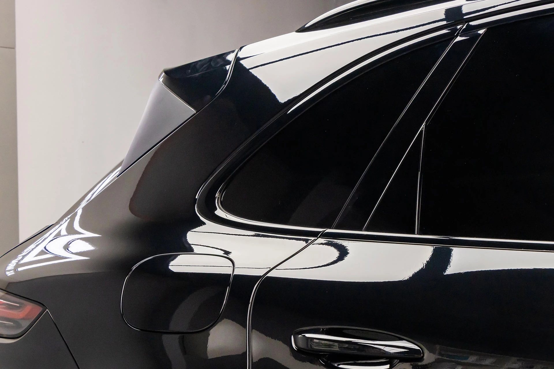 NewL Premium Ultra Gloss Piano Black Vinyl Wrap Roll Foil Air Release Channels for Auto Roof Wing Pillar Motorcycle Decal (Ultra Gloss Black, 150cm x 300cm)