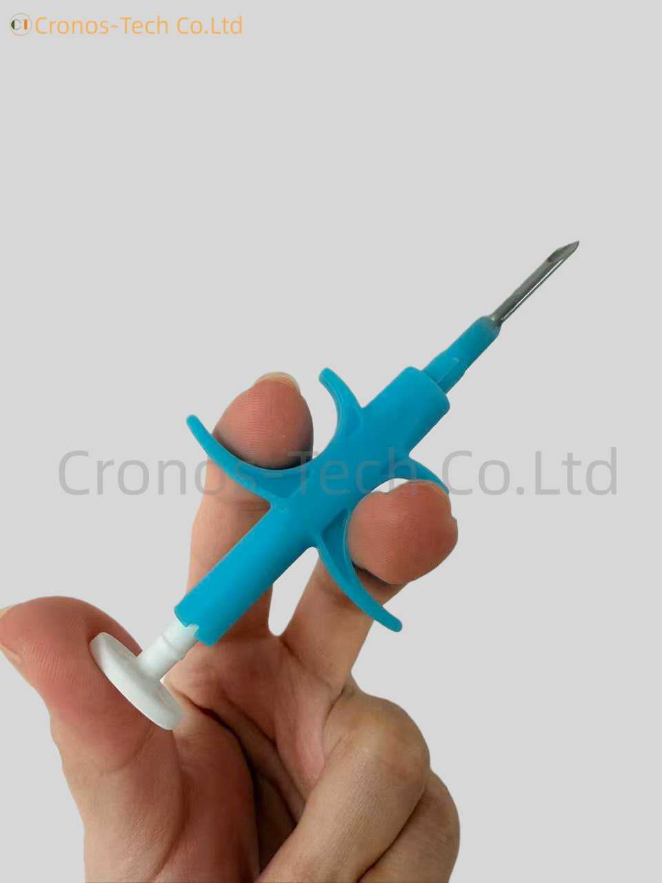 Microchip syringe