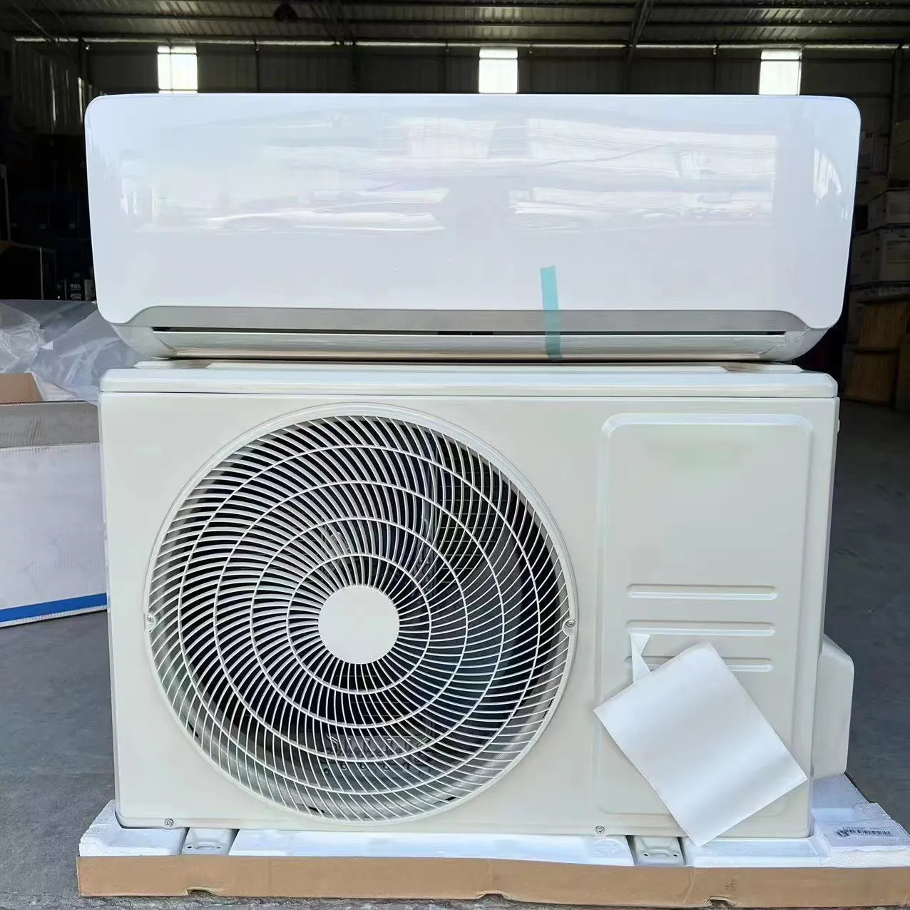 BH1101  Cooling and heating Mini wall-mounted inverter Split air conditioning,  Cooling capacity (Btu) 8001-10000 hours,  Cooling energy efficiency ratio 2-4,  Voltage (V) 220,  Power (W) 720,  After-sales service system return,  Warranty for 1 year,  Energy efficiency Class A,  Maximum air flow 450 m3/h,  Gross weight: 55.000 kg