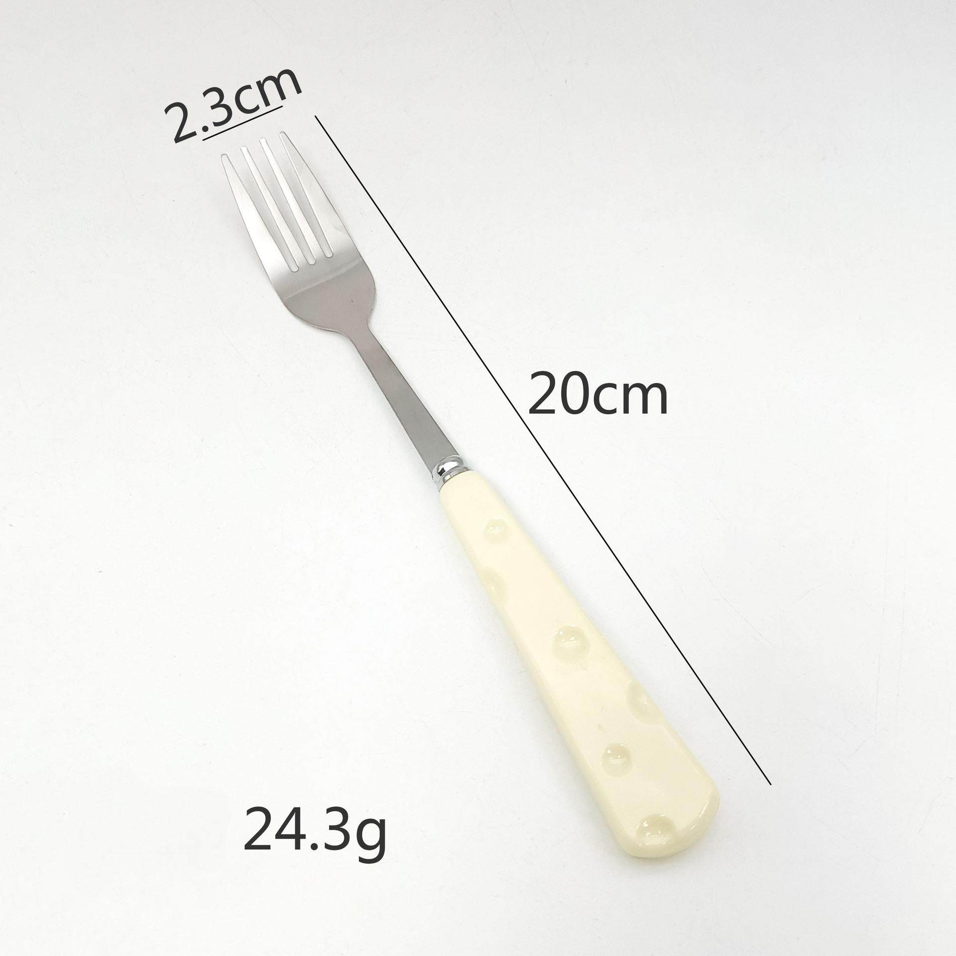 Knife, fork and spoon set