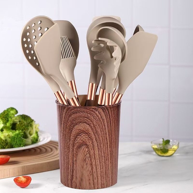 10-piece cooking spatula with wooden handle