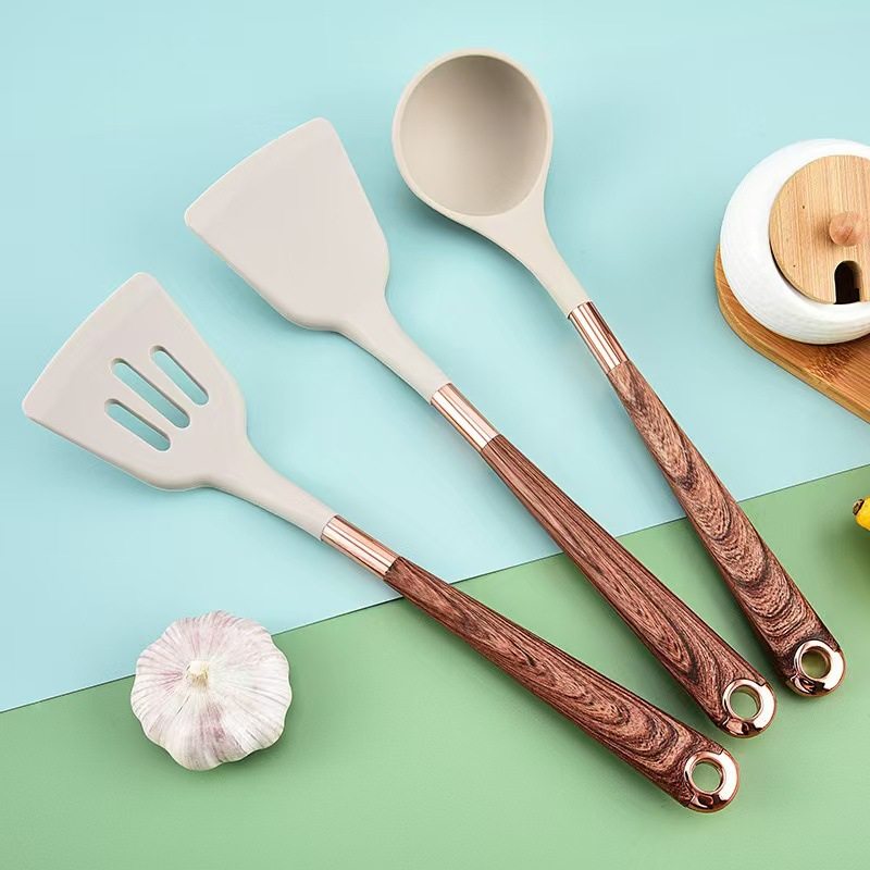 10-piece cooking spatula with wooden handle