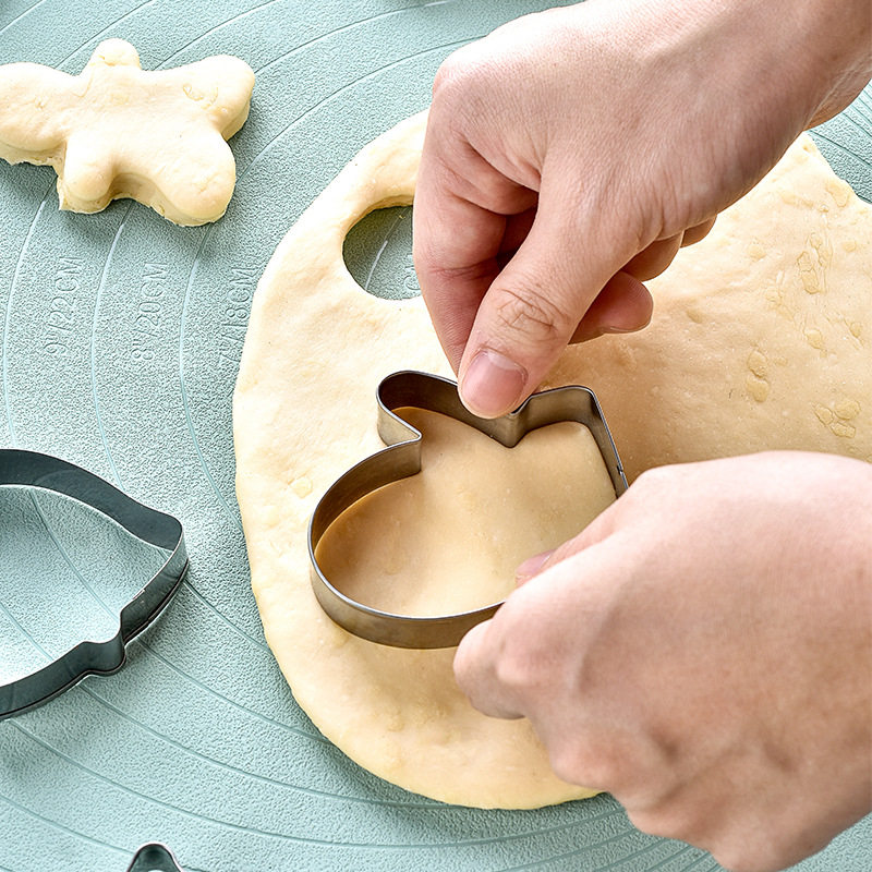 12-piece cookie mold set