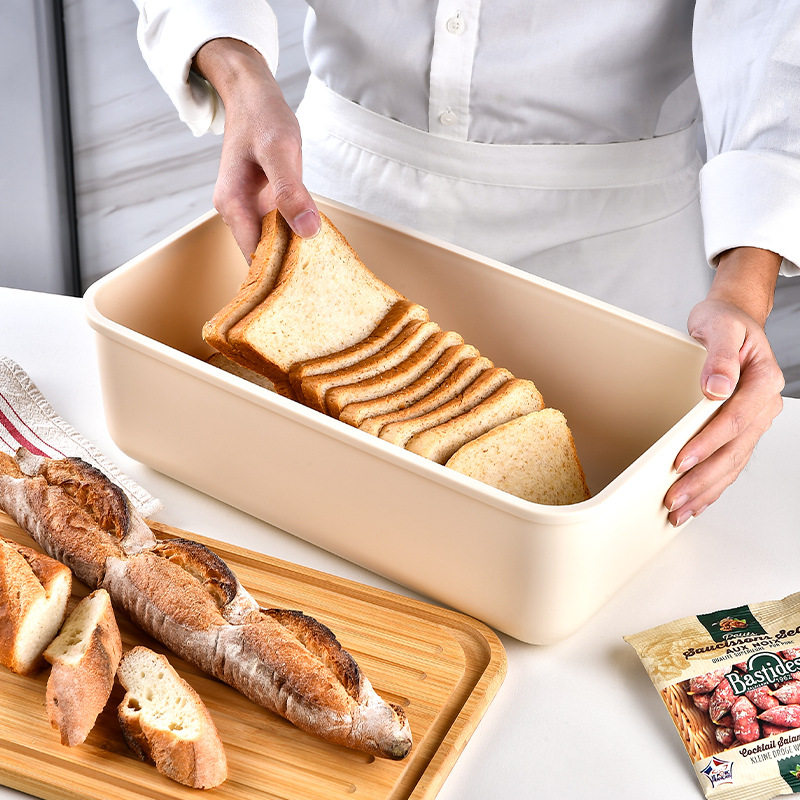 Pastry storage box