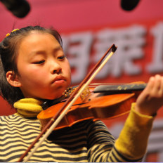 上海学小提琴哪里好 少儿学小提琴家长应该注意什么？