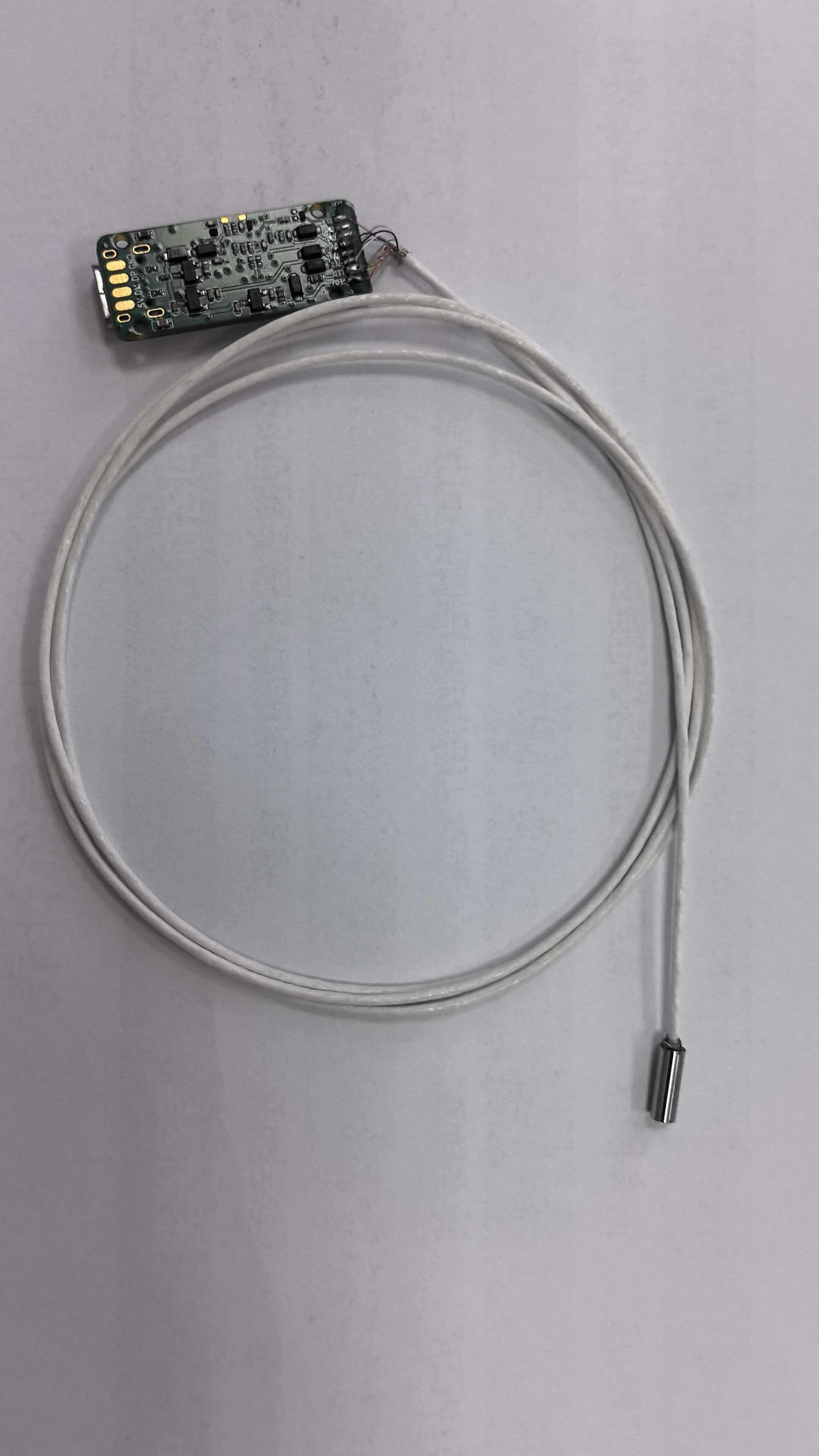 Laryngoscope miniature monitoring camera