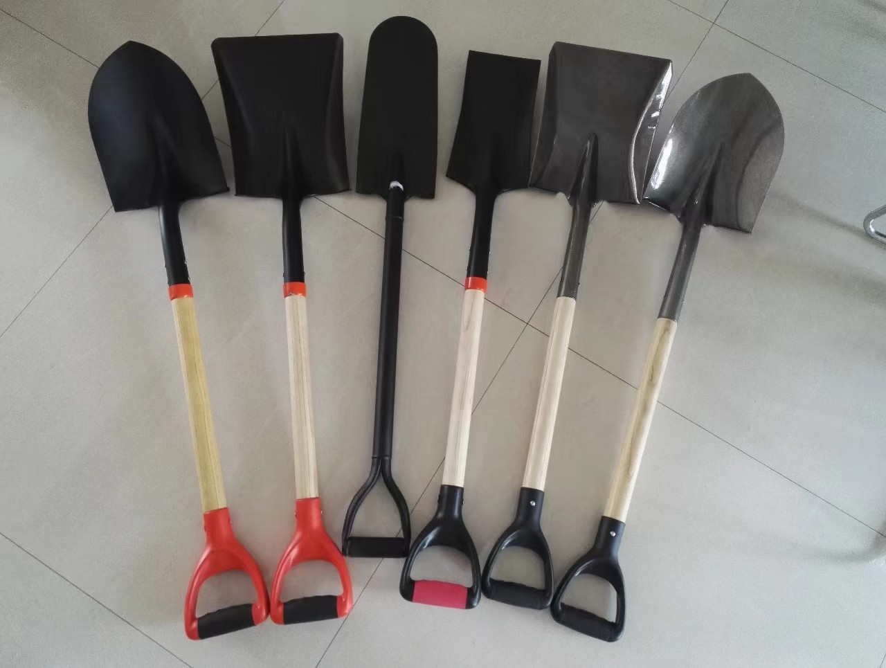 Long Handle Shovel