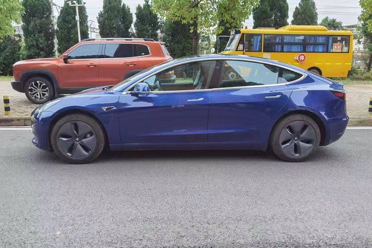 Tesla Model 3 460KM