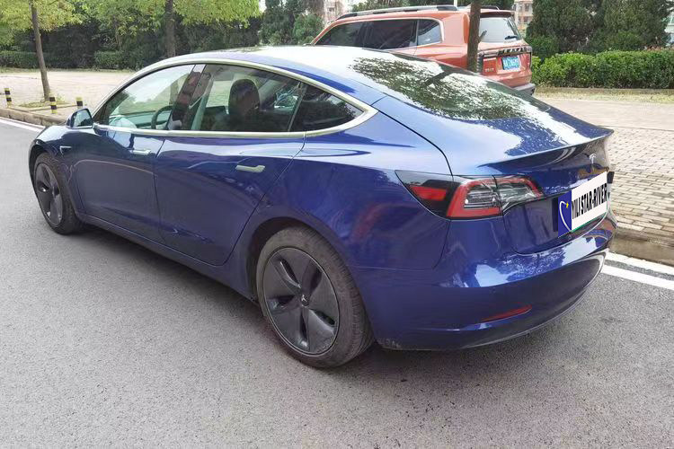 Tesla Model 3 460KM