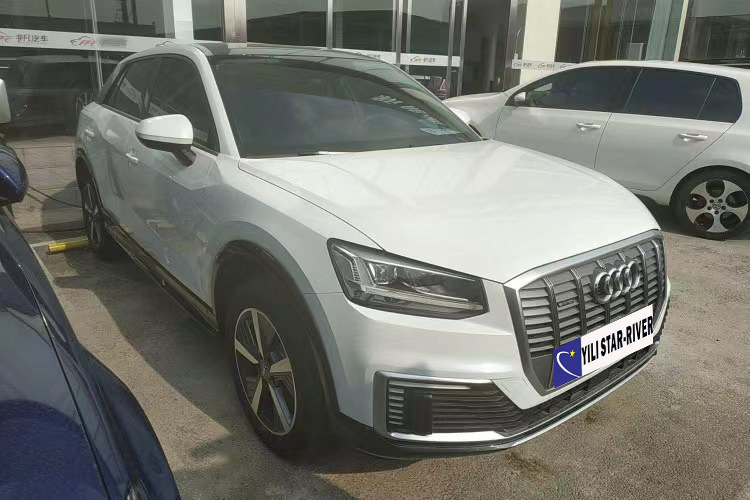 Audi Q2L E-TRON 265KM