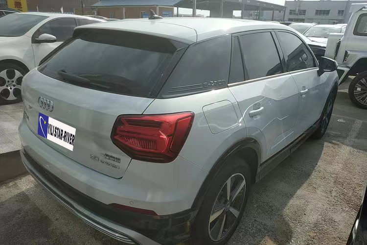 Audi Q2L E-TRON 265KM