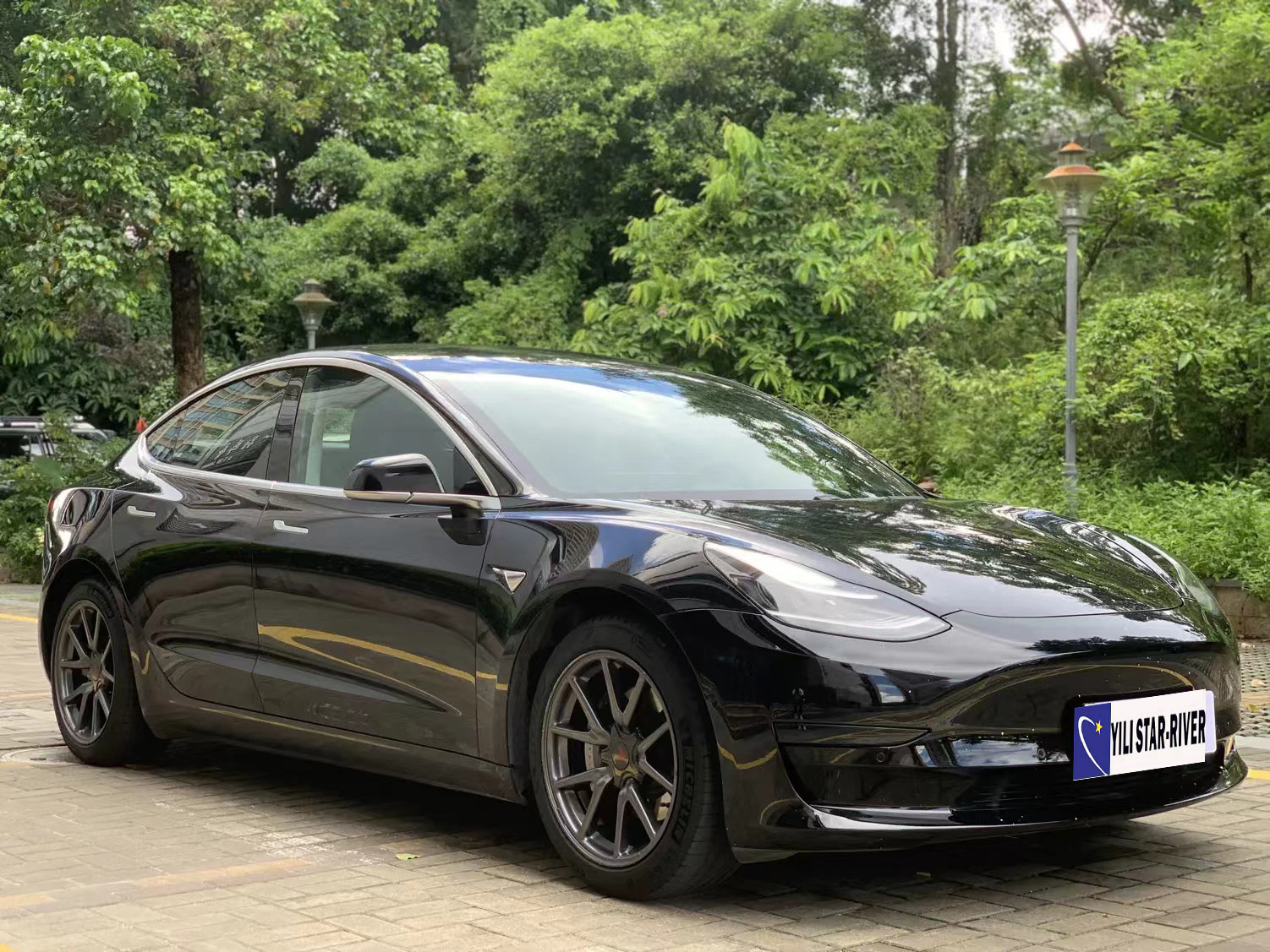 Tesla Model 3 468KM