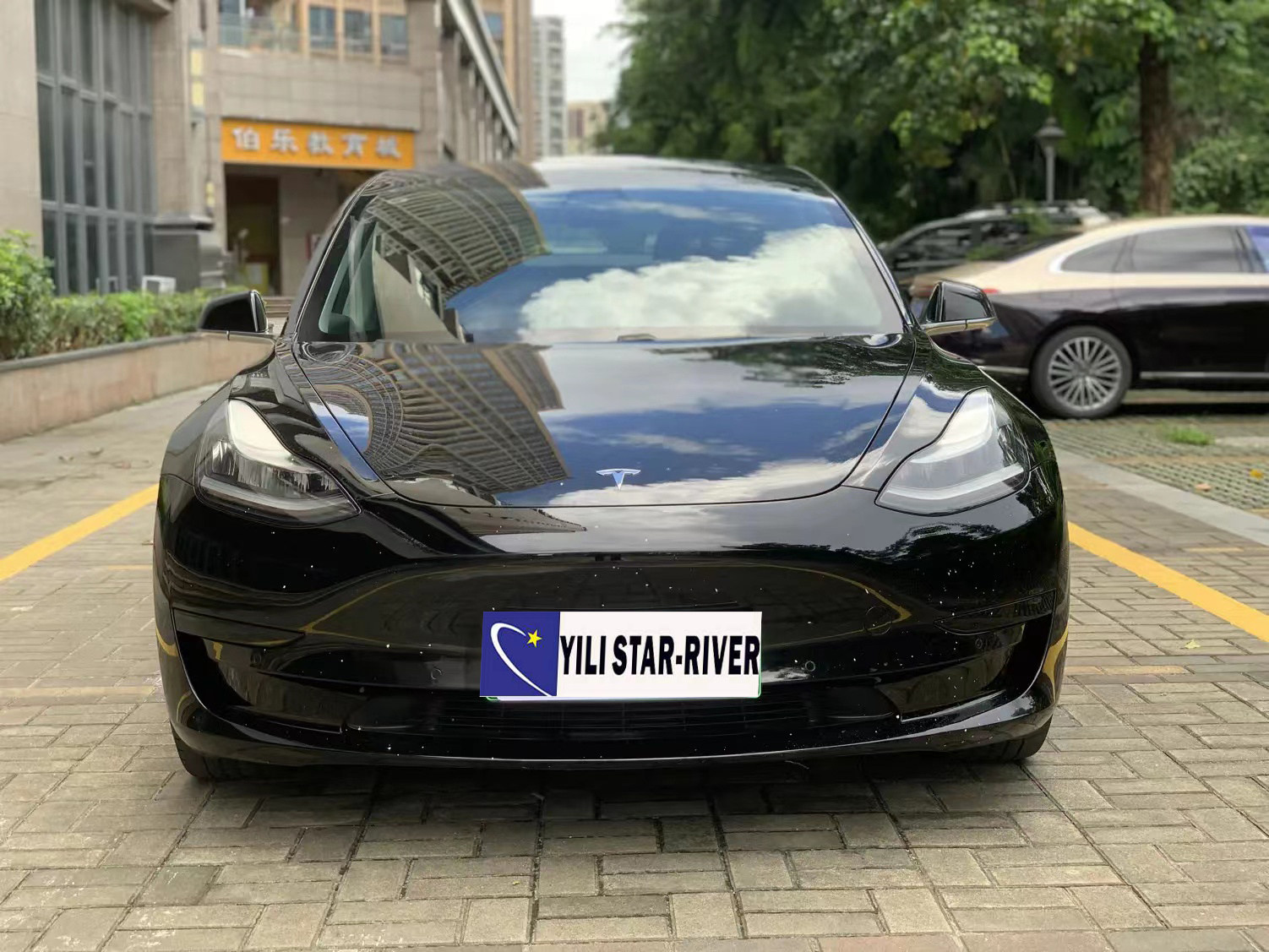 Tesla Model 3 468KM