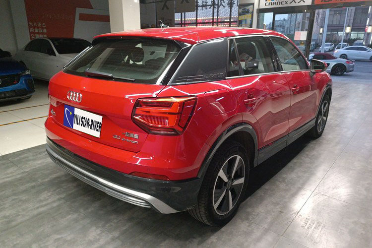 Audi Q2L e-tron265km