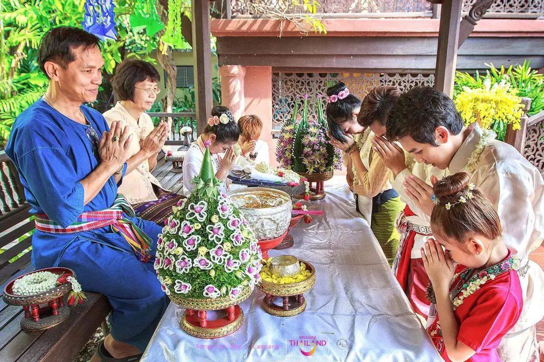 全城泼水狂欢,万众瞩目的泰国"宋干节"终于来了~ - 西安新修为教育