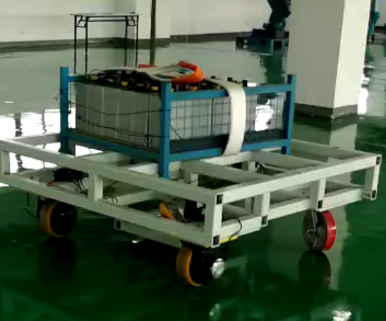 自主导航运输车