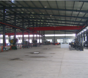 角钢塔生产车间一角