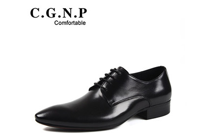 Business attire pointd leather shoes