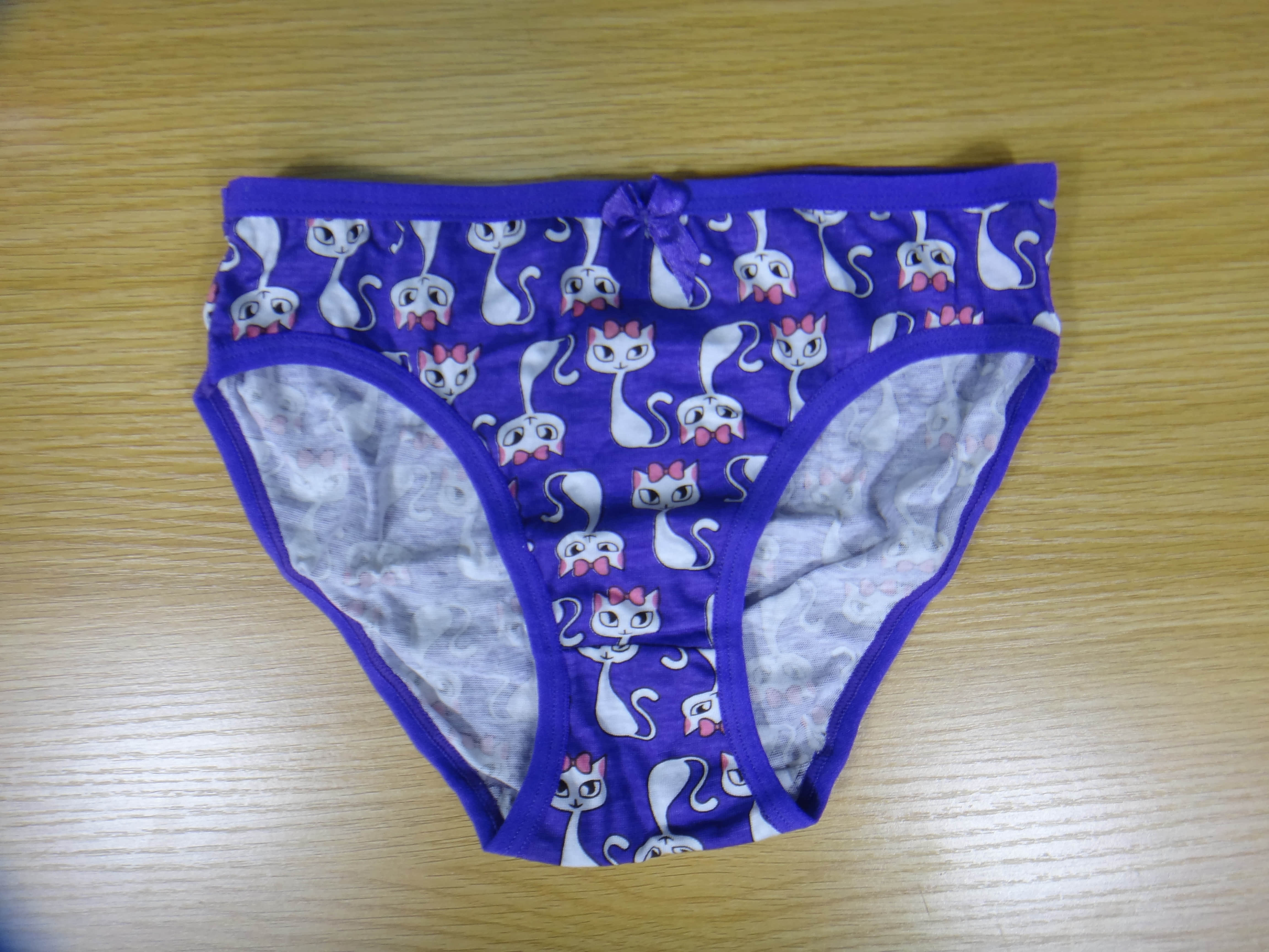 Girl's briefs G539