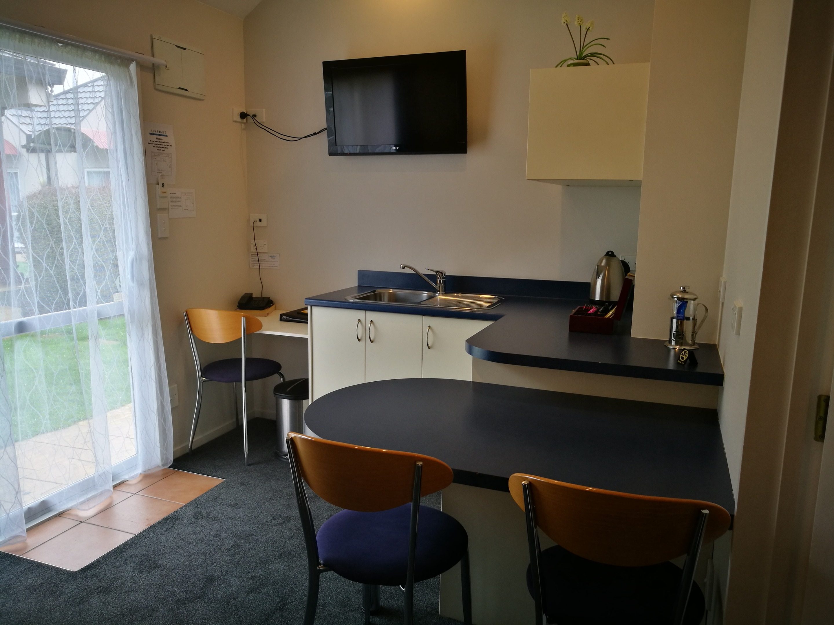 Airport Birches Motel