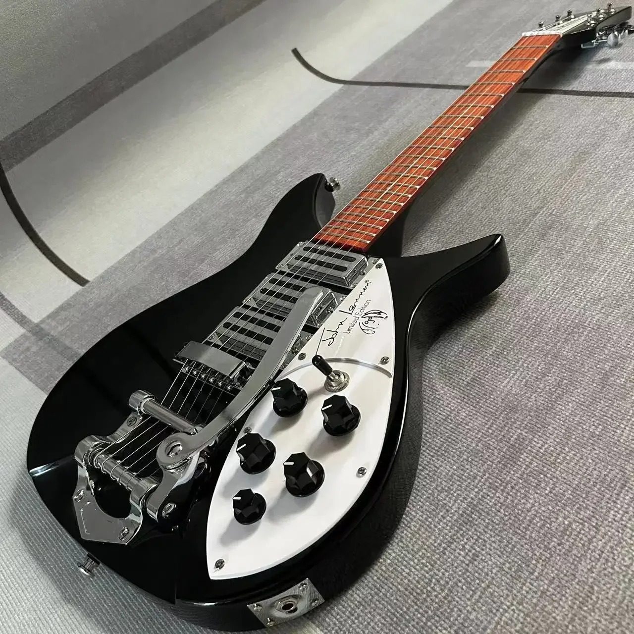 lux guitar