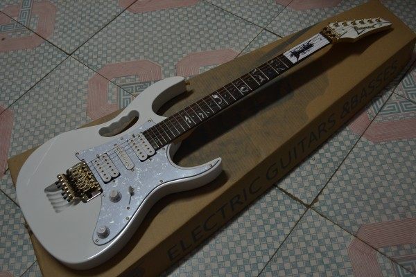 lux guitar