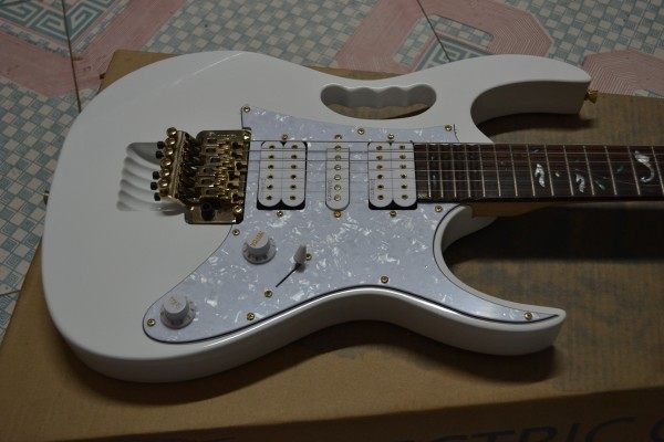 lux guitar