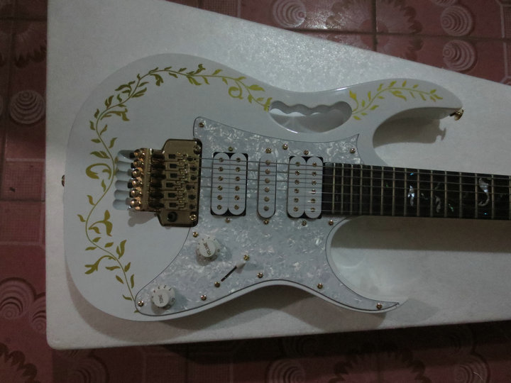 lux guitar