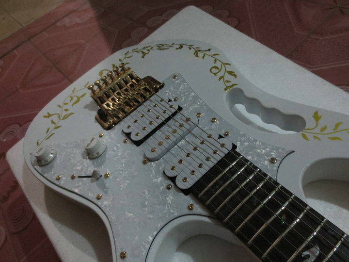 lux guitar