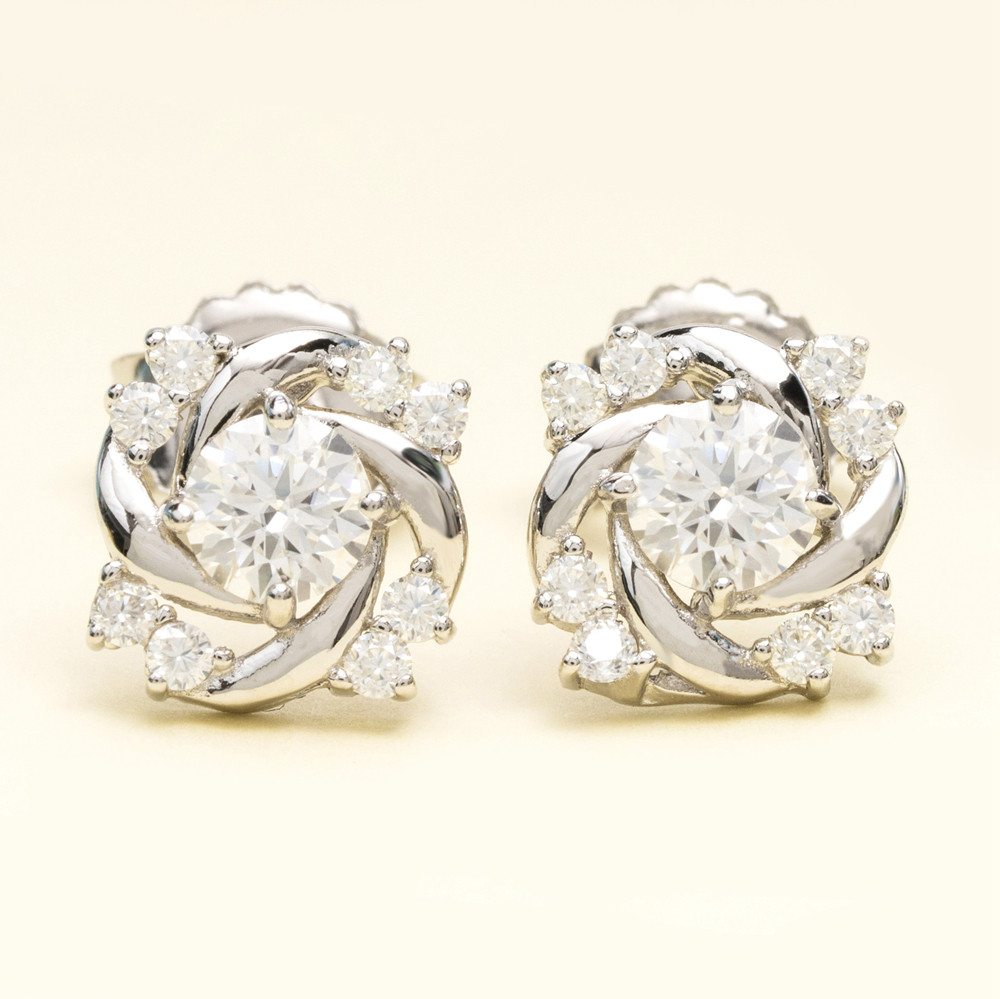 0.3CT Flower Moissanite Diamond 925 Silver Stud Earrings