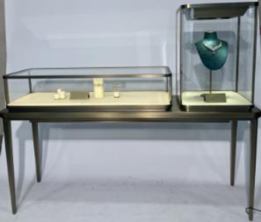 JEWELRY SHOWCASE