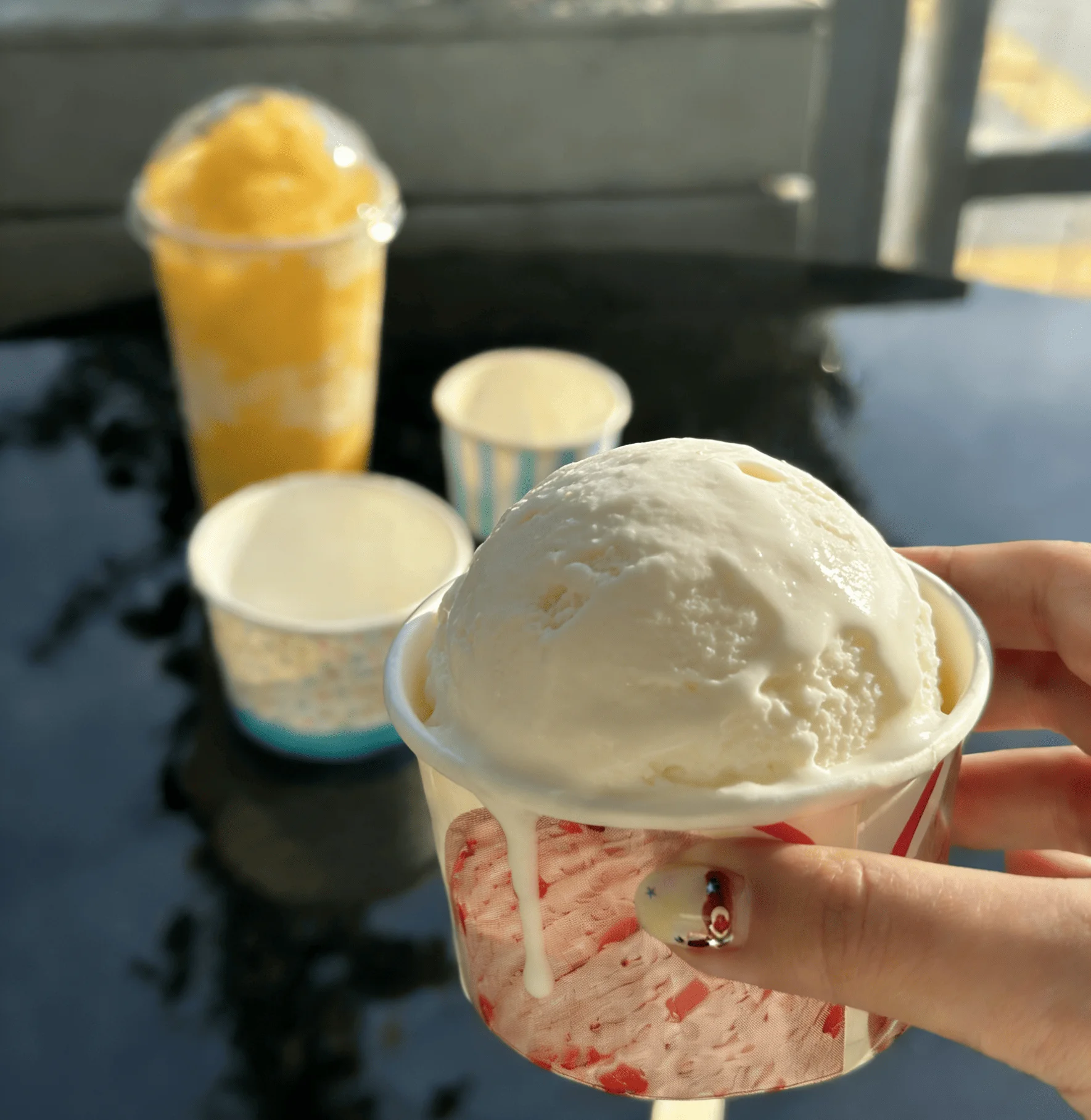 Elevate your ice cream brand with our premium customizable cups!